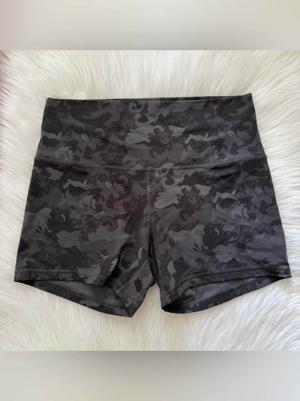 Lululemon Align Short 4" Hidden Heritage Lace Black Multi New Without Tags 12 - Picture 2 of 5